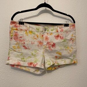 Celebrity Pink white green Floral Printed Denim Shorts Size 11/30 Folded bottom